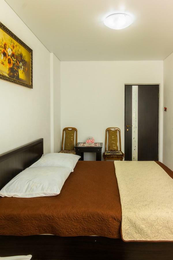 Rooms With Fortetsya View 2 Kamianets-Podilskyi Exterior photo